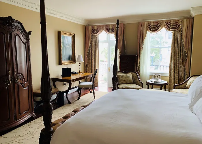 Market Pavilion Hotel