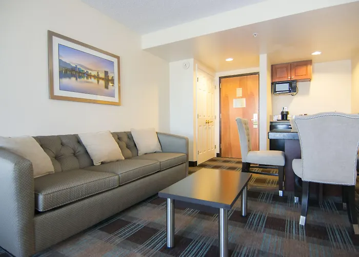 Wingate By Wyndham - Orlando International Airport- Free Hot Breakfast