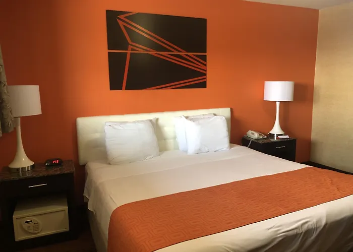 Howard Johnson By Wyndham North Bergen