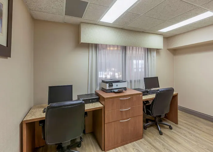 Best Western Plus Burlington Inn & Suites