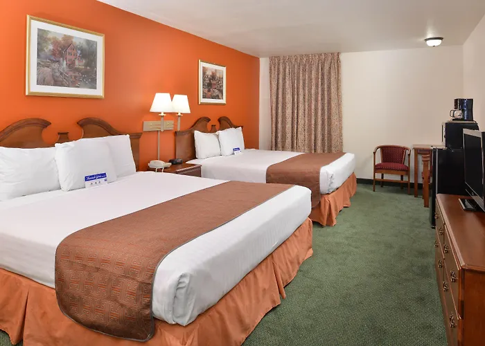 Star City Inn & Suites
