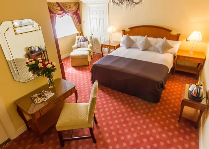 Tf Royal Hotel & Theatre