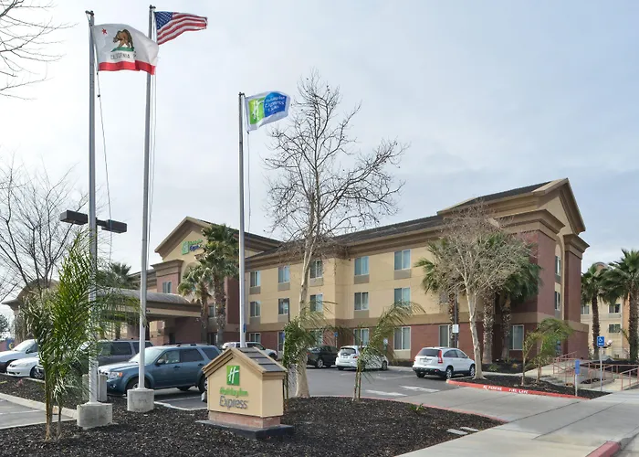 Holiday Inn Express Woodland By Ihg