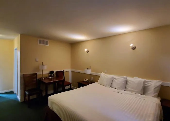 Comox Valley Inn & Suites