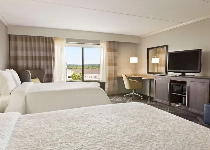 Hampton Inn & Suites By Hilton Manchester Bedford