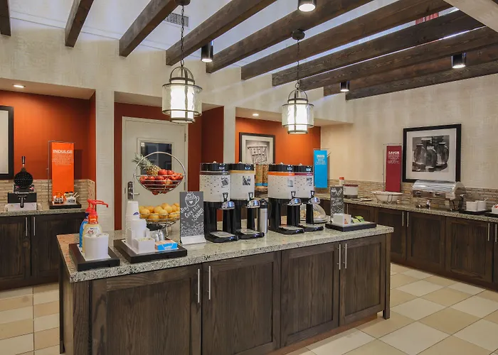 Hampton Inn & Suites Camarillo