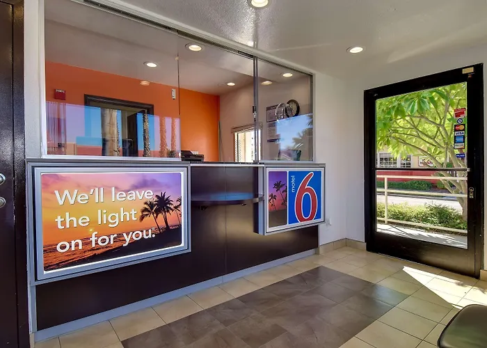 Motel 6-Riverside, Ca - South