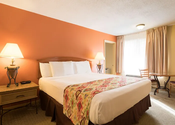 Sandpiper Lodge - Santa Barbara