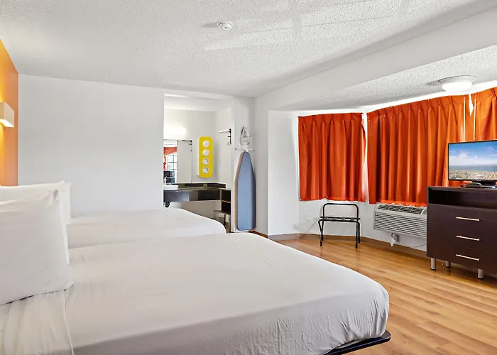 Motel 6-Carlsbad, Ca - Village