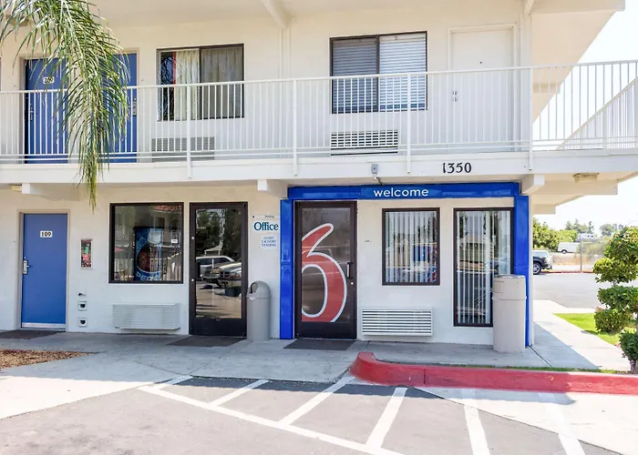 Motel 6 Bakersfield, Ca - Convention Center