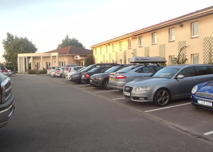Logis Hotel & Restaurant & Bar Le Cottage