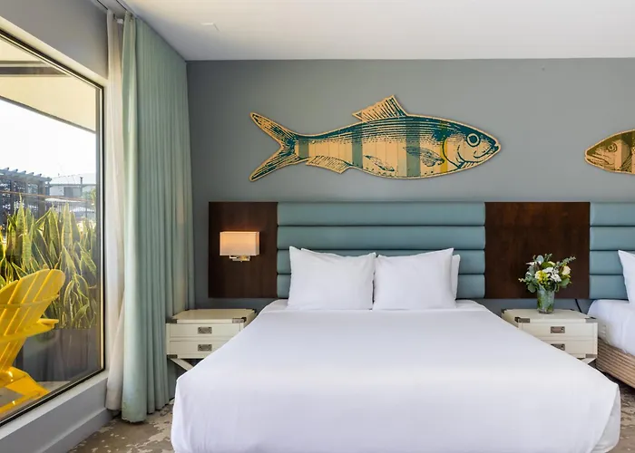 Lakehouse Resort