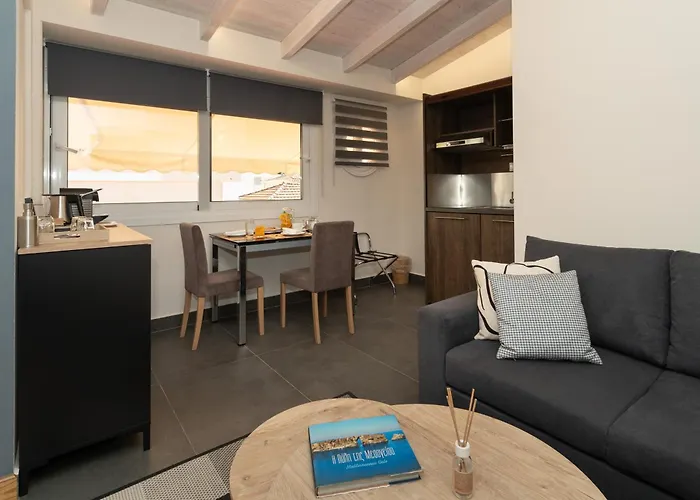 Karalis City Hotel