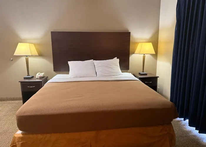 Clinton Inn & Suites