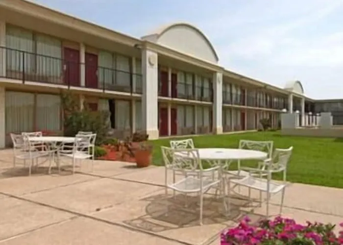 Days Inn By Wyndham Hillsboro Tx