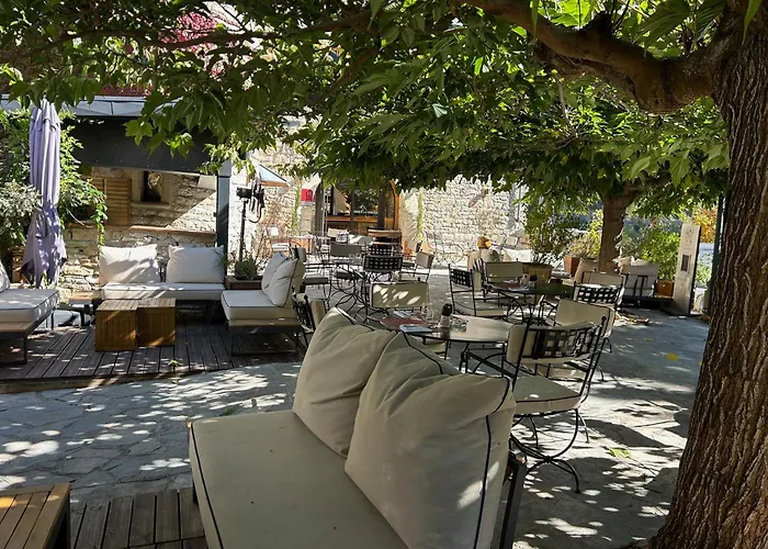 Hôtel-Restaurant Le Manoir De Montesquiou