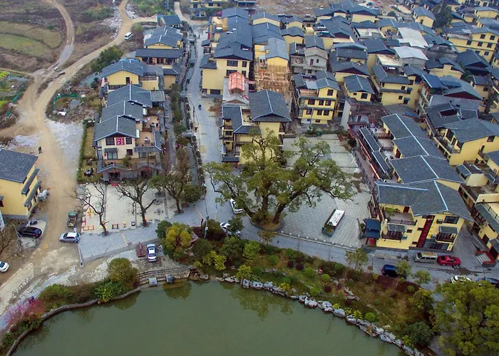 Secret Garden Lakefront Hotel 连住两晚享高铁站免费接站