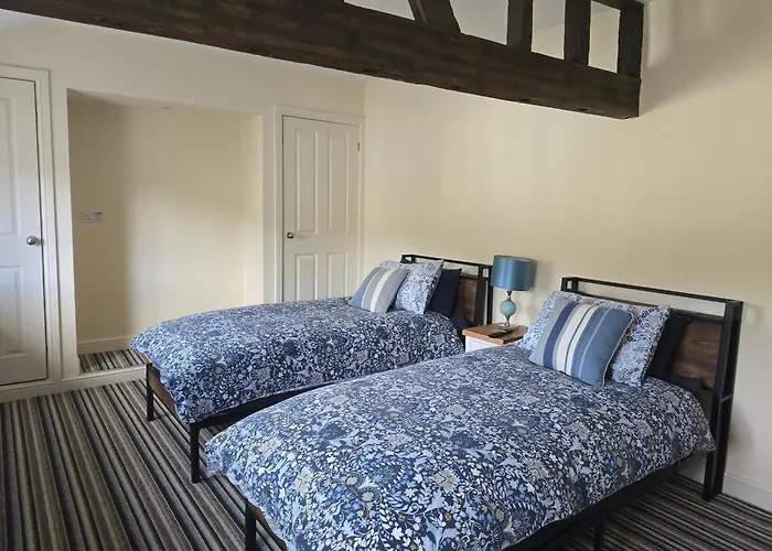 Honeymoon Suite - The Unicorn Hotel