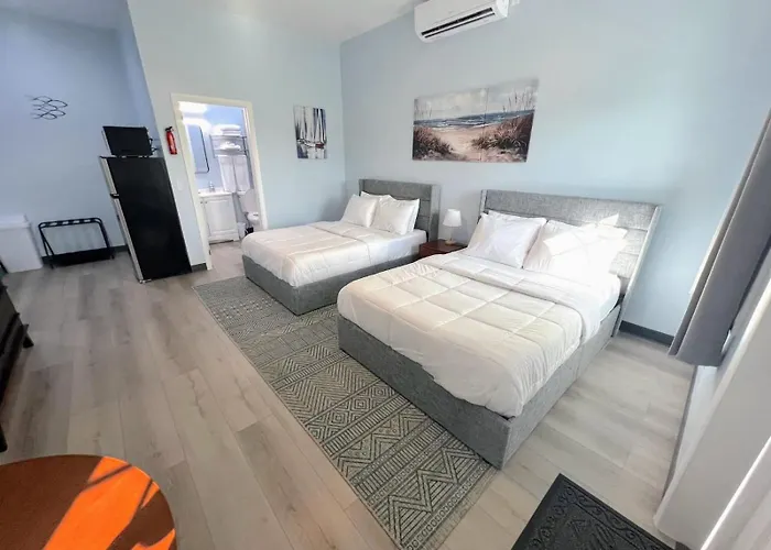 Town Center Plaza & Suites Abaco