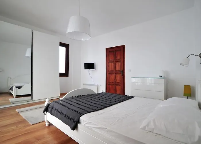 Pudraa Hotel