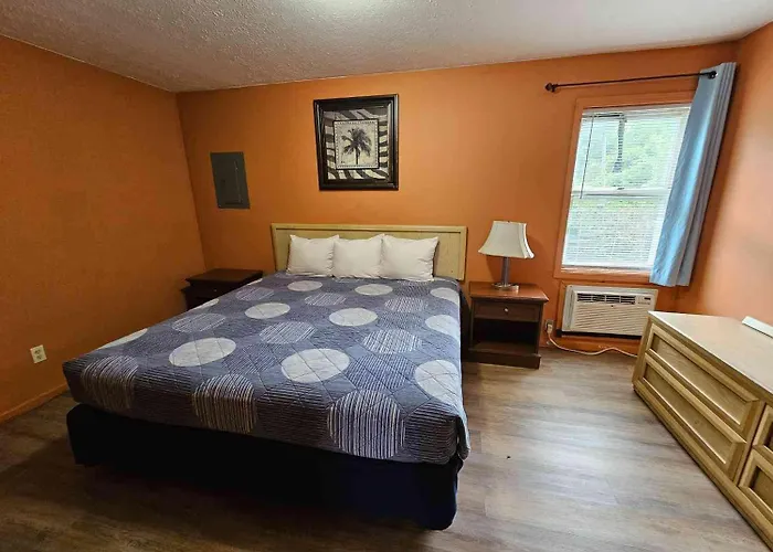 Travelers Inn And Suites