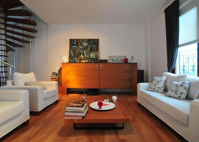Pudraa Hotel