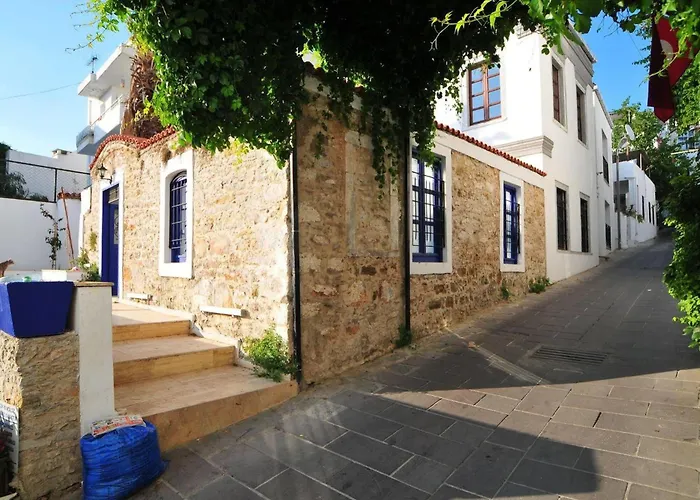 Pudraa Hotel