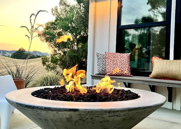Sunset View Luxury Living On 5 Picturesque Acres