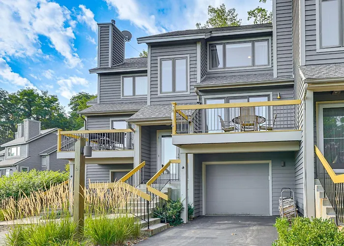 Galena Townhome W/ Indoor Pool Access & Views