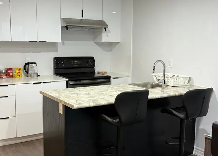 Comfy Basement Suite In Quiet Neighbourhood
