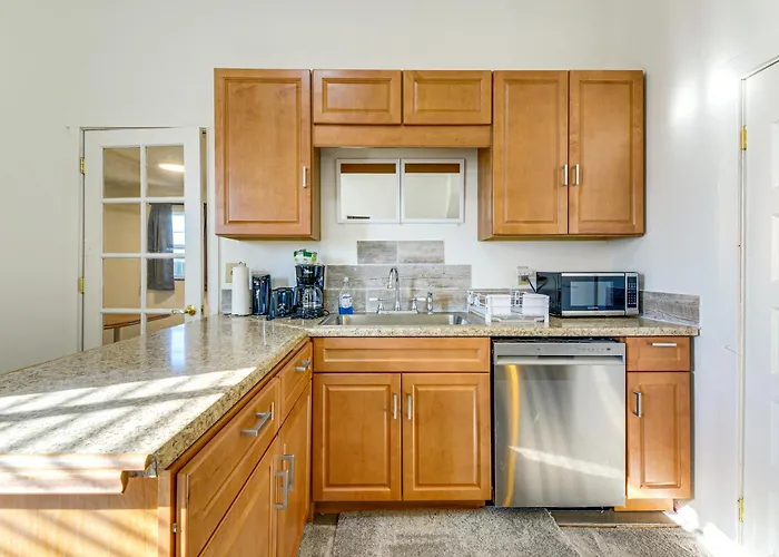 Walkable Location, Fenced Yard: Wickenburg Home!