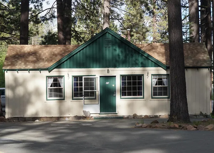 Tamarack Lodge Motel