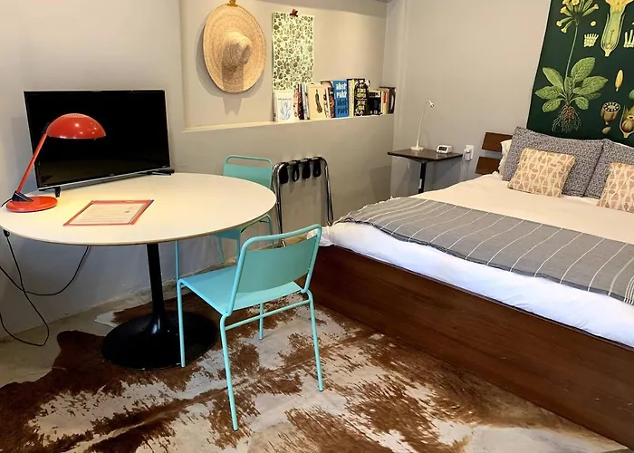 The Greenhouse - Cozy Adobe Casita For 2