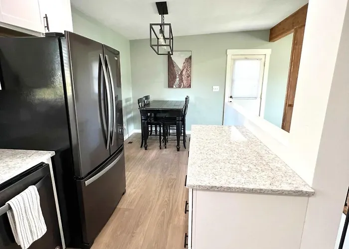 Park Home- Parkside Haven For Families & Pets