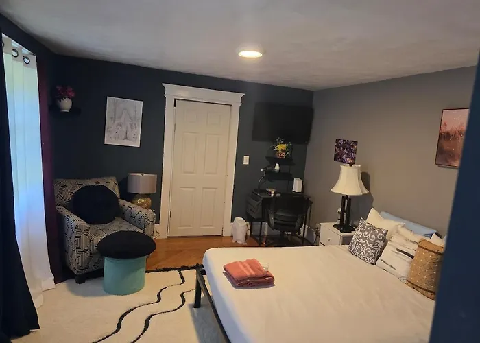 Hidden And Comfortable Home Away From Home