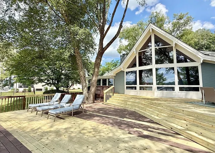 Unique Lkn Waterfront Home With Dock
