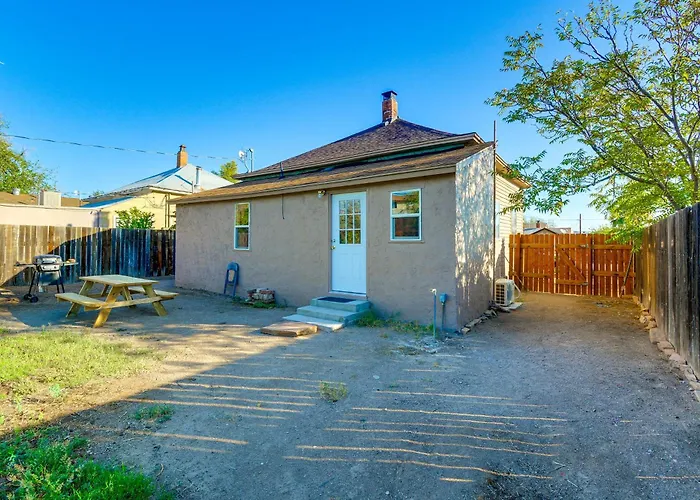 Walkable Location, Fenced Yard: Wickenburg Home!