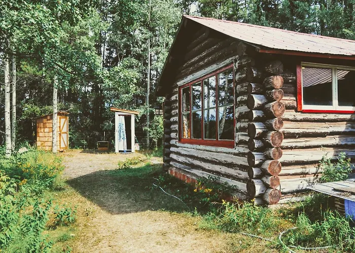 Country Rustic Loghouse At Teepee Meadows