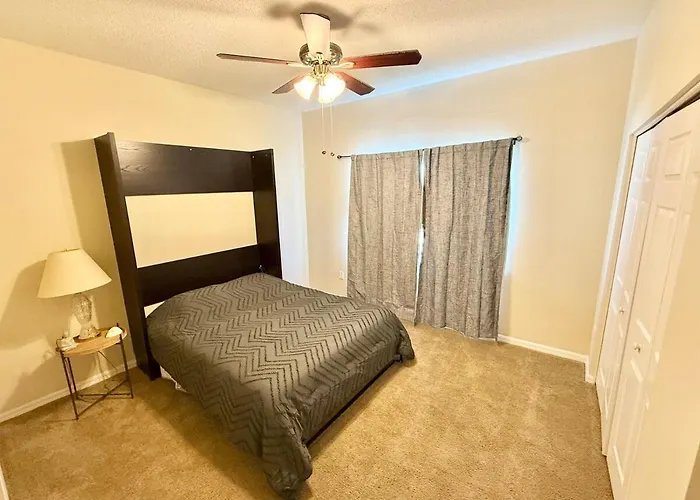 Spacious House With Pool And Hot Tub Near Tampa