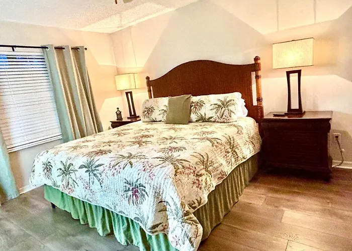 Paradise Cove 3 Bedroom 2 Bath