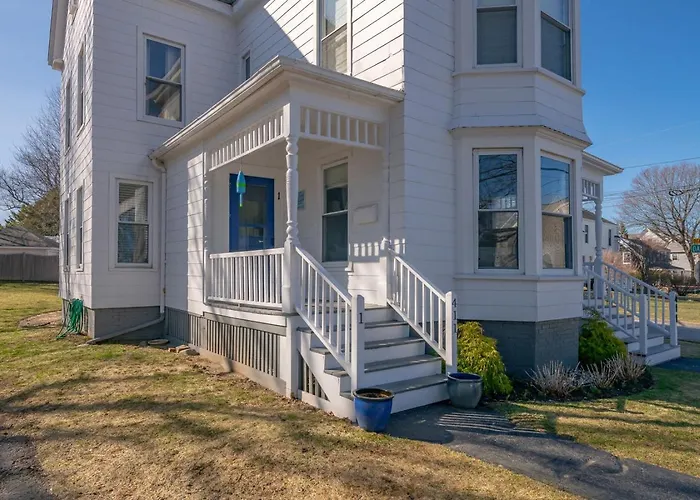 Arlies Digs One Block To Willard Beach