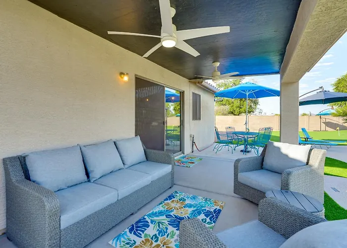 Putting Green & Pool! Peoria Home Near Sports