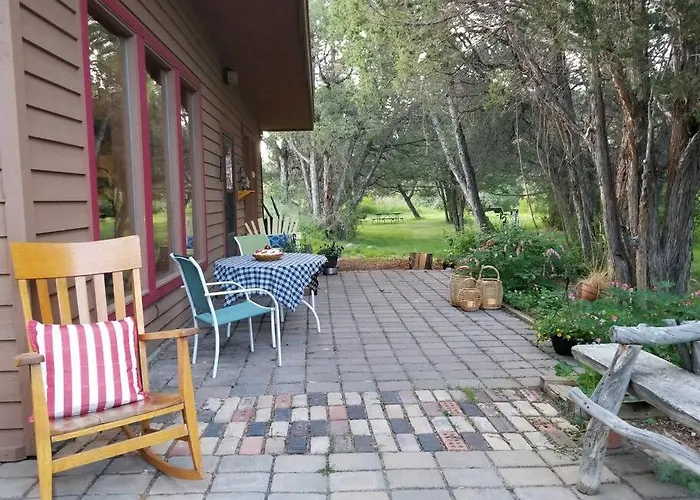 Paradise Valley Oasis - Your Yellowstone Base Camp
