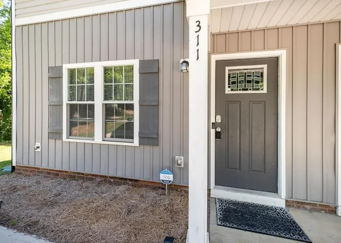 Modern 3Bedroom Duplex With Kitchen, Wifi And Free Parking Kannapolis