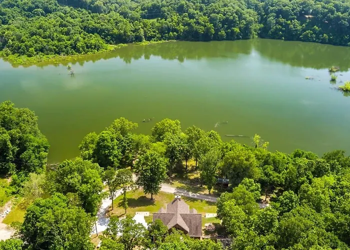 Lakefront Retreat - Hot Tub & Game Room