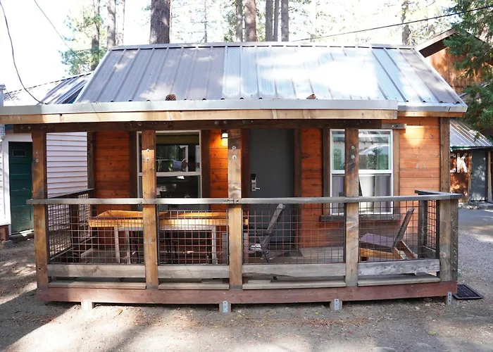 Tamarack Lodge Motel
