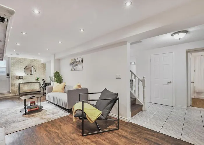 Chic And Bright 1Br Apt With Free Wifi And Parking