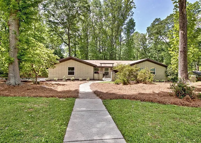 Peaceful & Luxurious 4 Bed Ranch Zen Retreat In Peachtree City