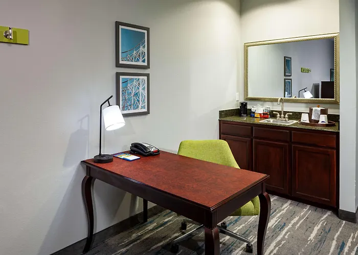 Hampton Inn & Suites Texarkana
