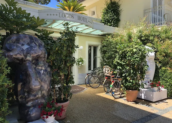 Jr Resort Logos Forte Dei Marmi